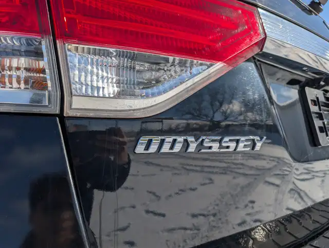 2015 Honda Odyssey SE | Back Up Cam | Remote Start | No Accident - Photo 10