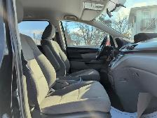 2015 Honda Odyssey SE | Back Up Cam | Remote Start | No Accident - Photo 19