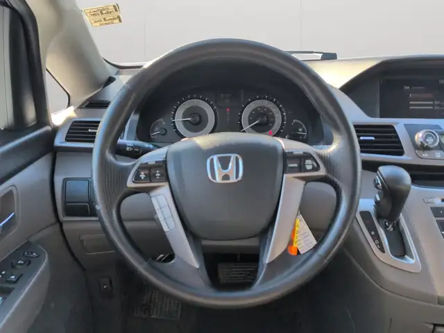 2015 Honda Odyssey SE | Back Up Cam | Remote Start | No Accident - Photo 27