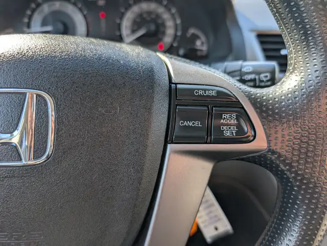 2015 Honda Odyssey SE | Back Up Cam | Remote Start | No Accident - Photo 29