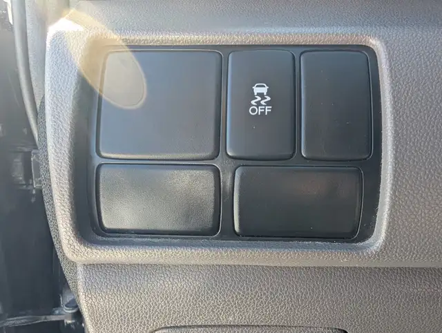 2015 Honda Odyssey SE | Back Up Cam | Remote Start | No Accident - Photo 33