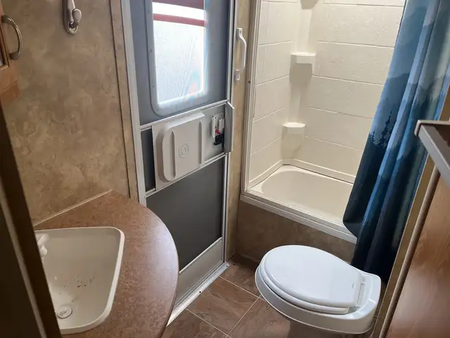 2009 Denali 3155BH - Photo 9