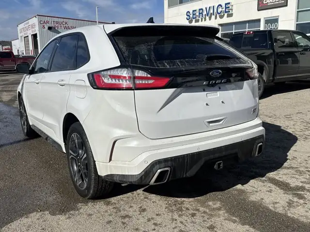 2023 Ford Edge ST - Photo 2