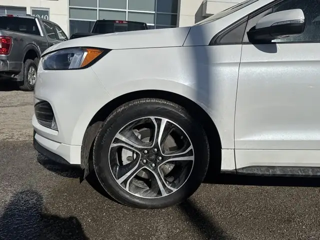 2023 Ford Edge ST - Photo 9