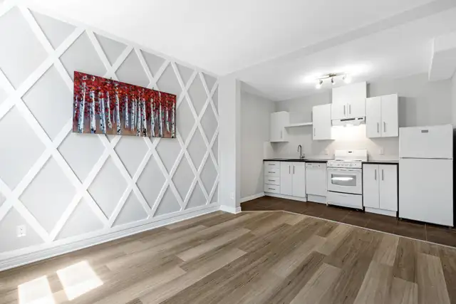 Beautiful renovated unit in Downtown Ottawa! - Photo 2
