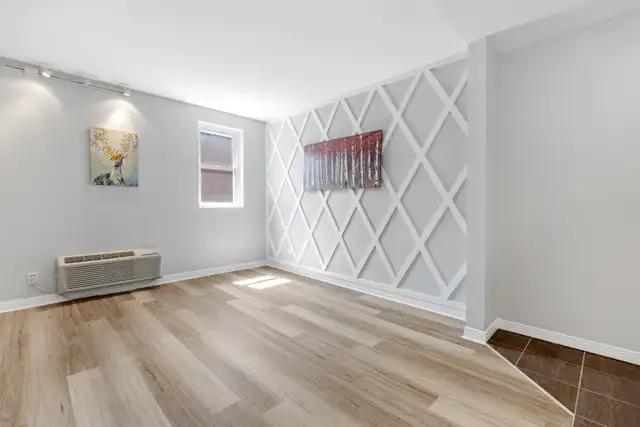 Beautiful renovated unit in Downtown Ottawa! - Photo 3