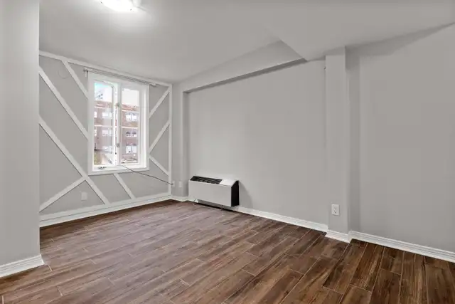 Beautiful renovated unit in Downtown Ottawa! - Photo 11