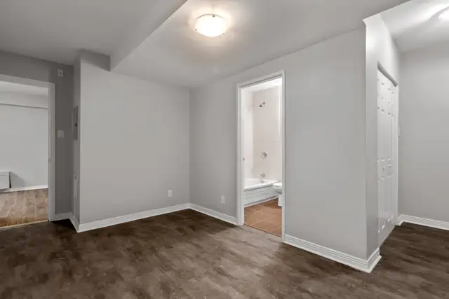 Beautiful renovated unit in Downtown Ottawa! - Photo 16