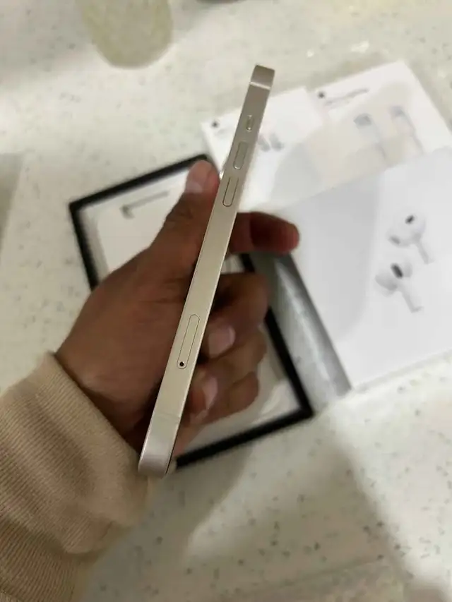 iPhone 13 256gb White Airpods/Adapter/Delivery - Photo 6