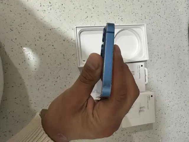 iPhone 13 128gb Airpods/Fast Charger/Delivery - Photo 2