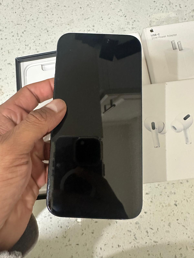 iPhone 15 Plus 128GB Unlocked AirPods/Fast Charger/Delivery - Photo 4
