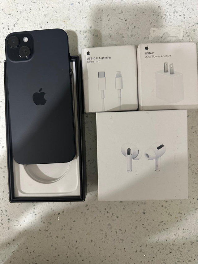 iPhone 15 Plus 128GB Unlocked AirPods/Fast Charger/Delivery - Photo 5
