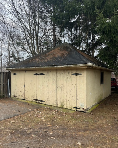 Garage For rent