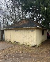 Garage For rent