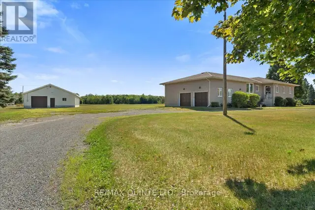 Large Country Home with (1800 Sq. ft. Workshop) - Photo 2
