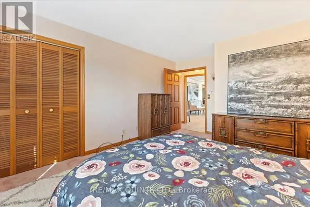 Large Country Home with (1800 Sq. ft. Workshop) - Photo 4