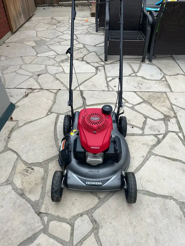 Honda HRS 216 Lawn Mower