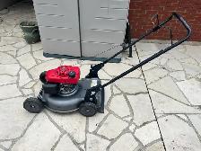 Honda HRS 216 Lawn Mower - Photo 2