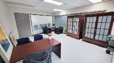 $1200/mo – Spacious Office for Lease - Lake Shore Blvd W - Photo 3