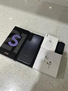 Samsung S21 128GB – Unlocked – Like New w/ AirPods & Charger