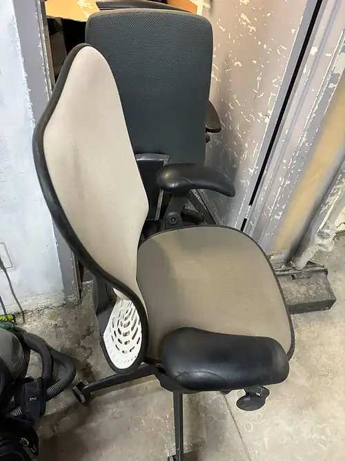 Herman Miller Mirra Chair! - Photo 3