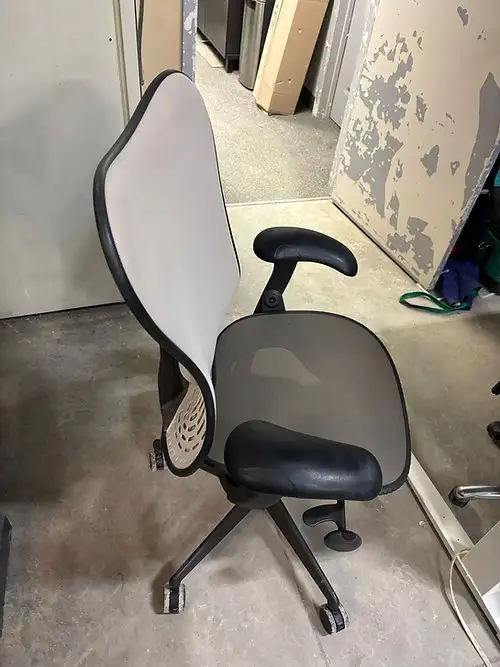 Herman Miller Mirra Chair! - Photo 6