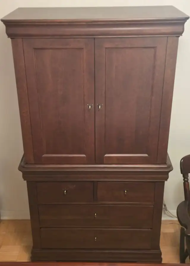 Beautiful Solid Wood Double Bedroom Set! - Photo 3