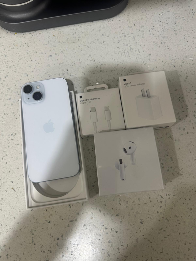 iPhone 15 128GB – Premium Bundle – AirPods & Charger – Delivery - Photo 2