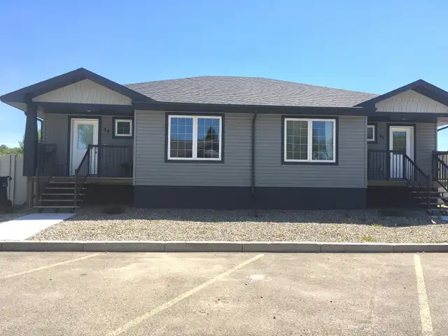 3 BEDROOM, 2 BATHROOM DUPLEX FOR RENT