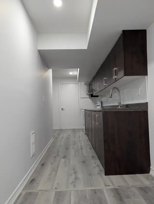 1 Room in 2-Bedroom, 1-Bath Legal Basement Apartment - Photo 3