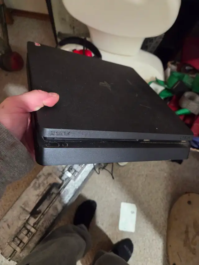 Ps4 with controllers & gaming headset