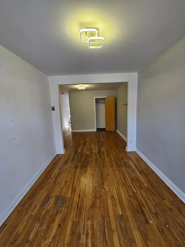 1 Bedroom For Rent 3 1/2 apartment - Rosemont Area - Photo 2