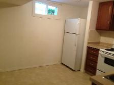 IMMEDIATE POSSESSION – 2 BDRM BASEMENT - Photo 4