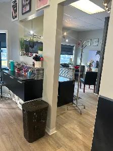 Salon chair rental - Photo 5