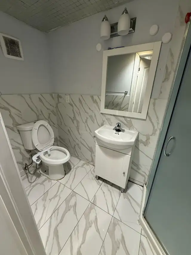 2 bedroom basement for rent is Malton from 1st April. - Photo 3