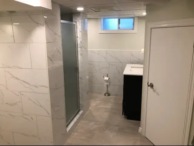 30 SECS to ST. CLAIR COLLEGE   SAVE $$ - PRIVATE ROOMS FOR RENT - Photo 7