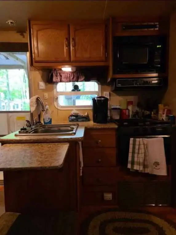 Travel Trailer at Manitoulin Resort - Photo 6