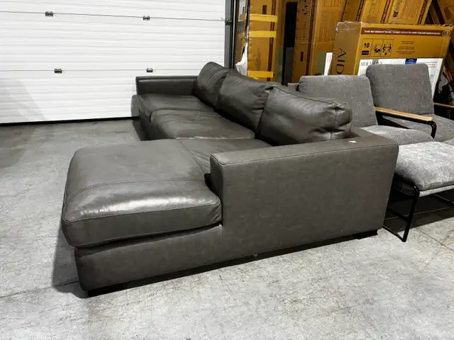 Grey leather sectional - Photo 3