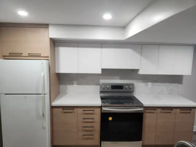 ALL INCLUSIVE Recently reno'd 2 bdrm 1 bath, laundry & parking - Photo 2