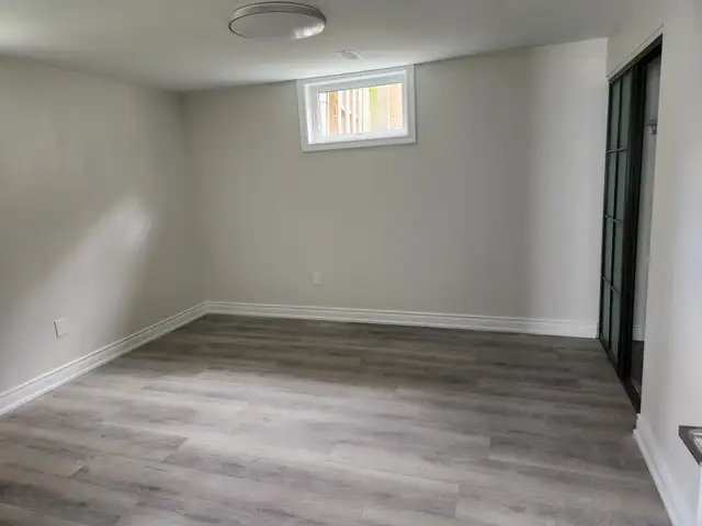 ALL INCLUSIVE Recently reno'd 2 bdrm 1 bath, laundry & parking - Photo 9