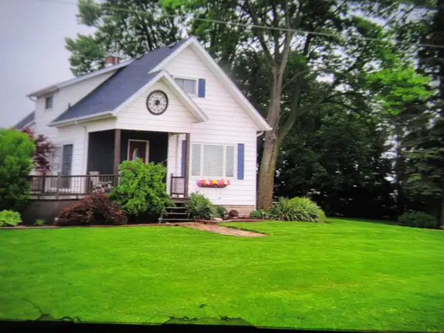 COUNTRY HOME