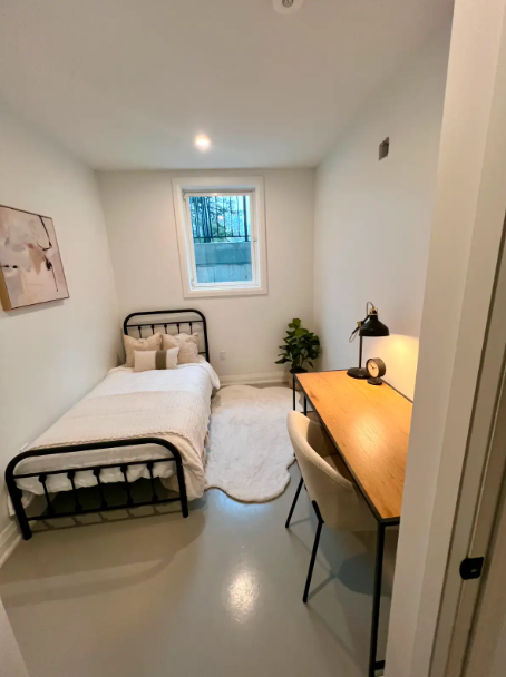 Stunning 2 Bedroom 1.5 Bath In Rockwood Available April 1st - Photo 5