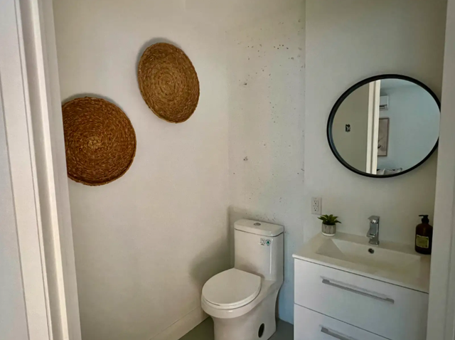 Stunning 2 Bedroom 1.5 Bath In Rockwood Available April 1st - Photo 8