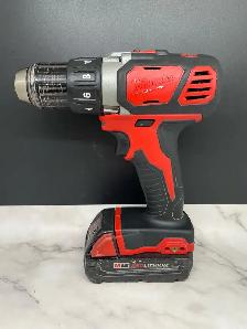 MILWAUKEE 1/2" DRILL 2606-20 W/BATTERY