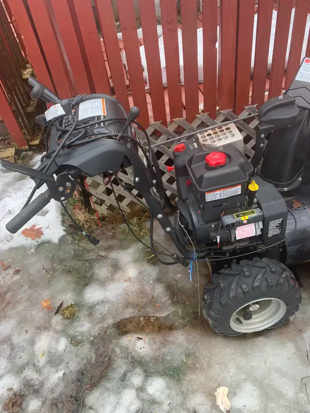 Snowblower - Photo 2
