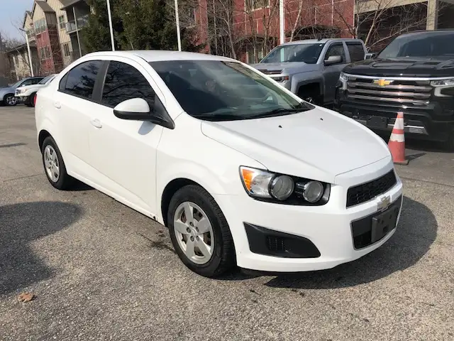2013 Chevrolet Sonic LS 185000km