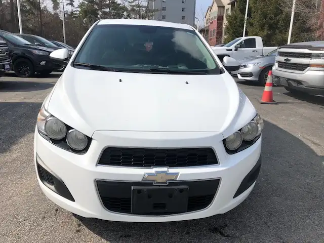 2013 Chevrolet Sonic LS 185000km - Photo 2