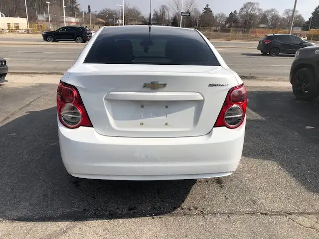 2013 Chevrolet Sonic LS 185000km - Photo 7