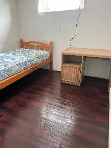 5 min Walk to Franklin/Barlow MaxBell train/ 9 min Downtown