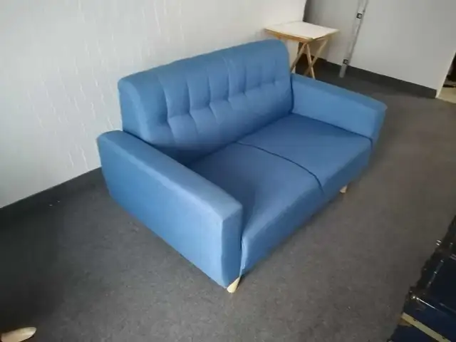 causeuse neuve pour petit  espace